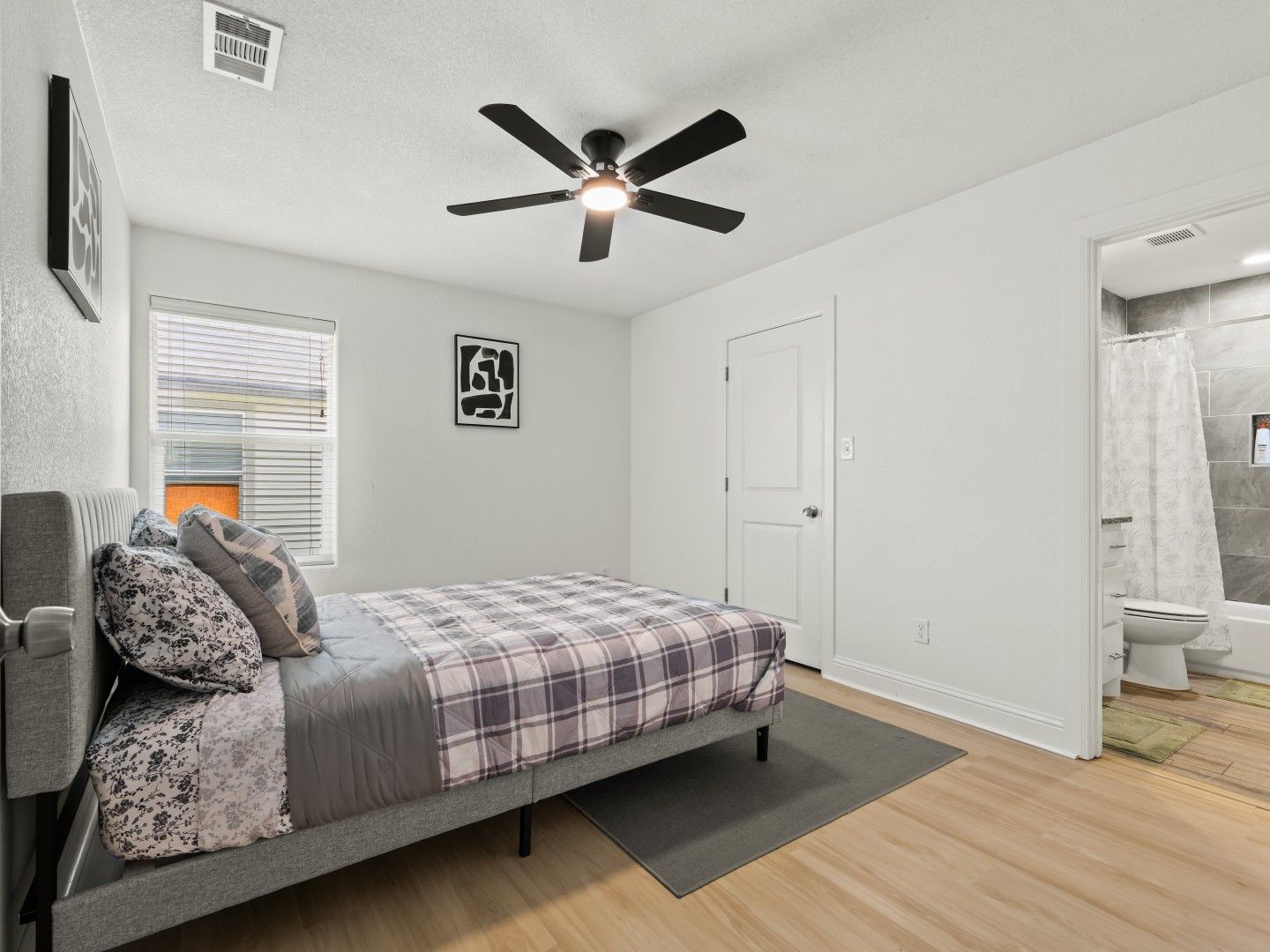 Second bedroom